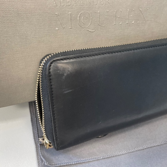 Alexander McQueen zip around wallet - Picture 6 of 8